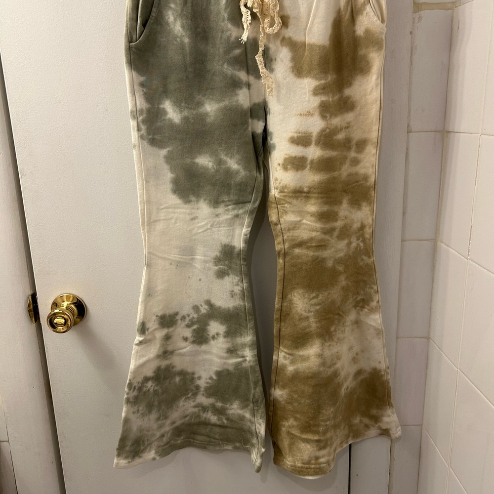 POL Women’s Tie-Dye Flared lounge Pants - Green and Brown-Size Small